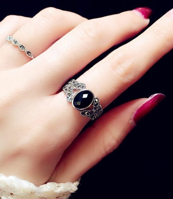 Elegant Silver Plated Vintage Black Crystal Ring