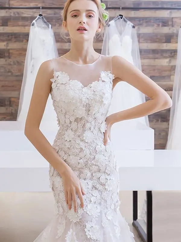 Elegant Mermaid Backless Lace Applique Wedding Dress