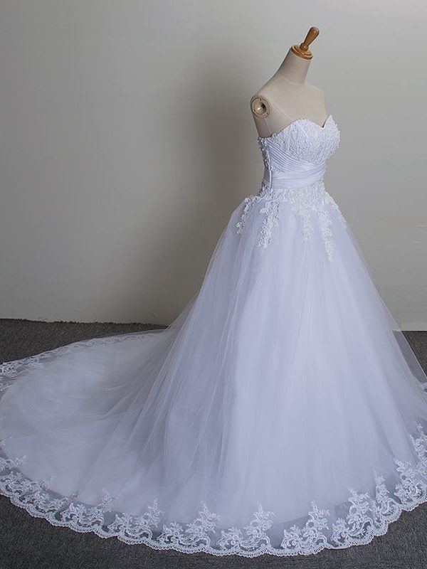 Long Train Crystal White Tulle Sleeveless Wedding Dress in Wedding dresses