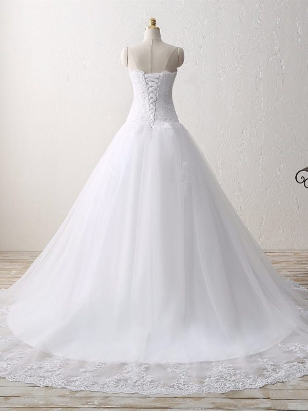 Elegant A-line Sweetheart Appliqued Tulle Lace Wedding Dress