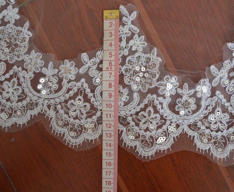 3m(total Length) Two Layers Elegant Long Wedding Lace Veil With Comb