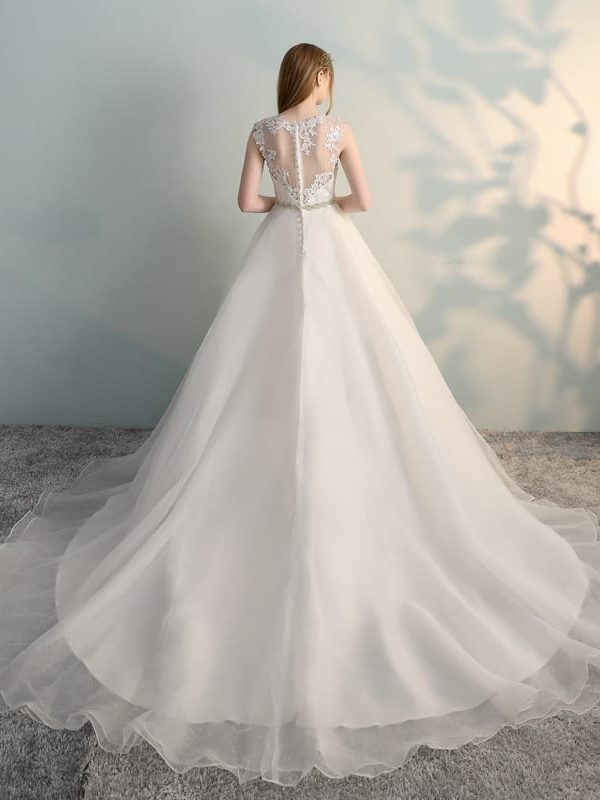 Elegant O-neck Organza Appliques Ball Gown Wedding Dress