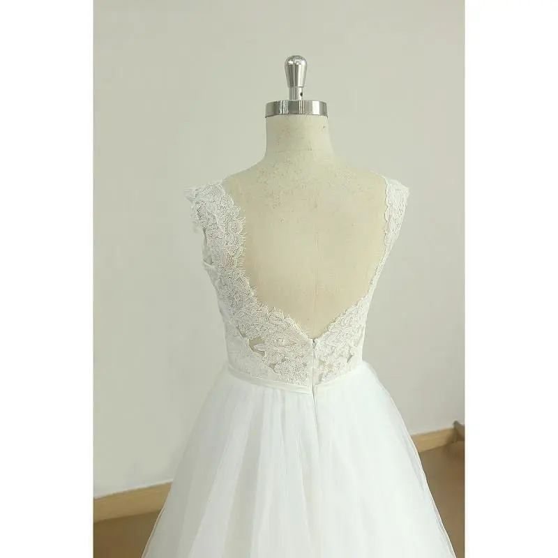 White Tulle Appliques V-neck Cap Sleeves A-line Floor-length Wedding Dress