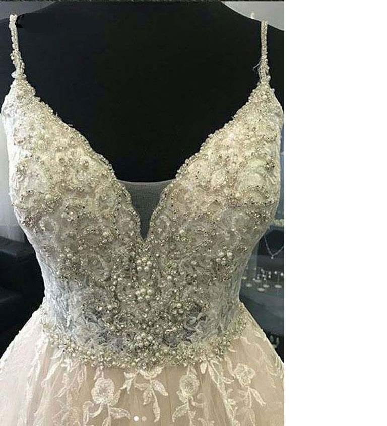 Spaghetti Straps Appliques Tulle A-line Long Beach Wedding Dress