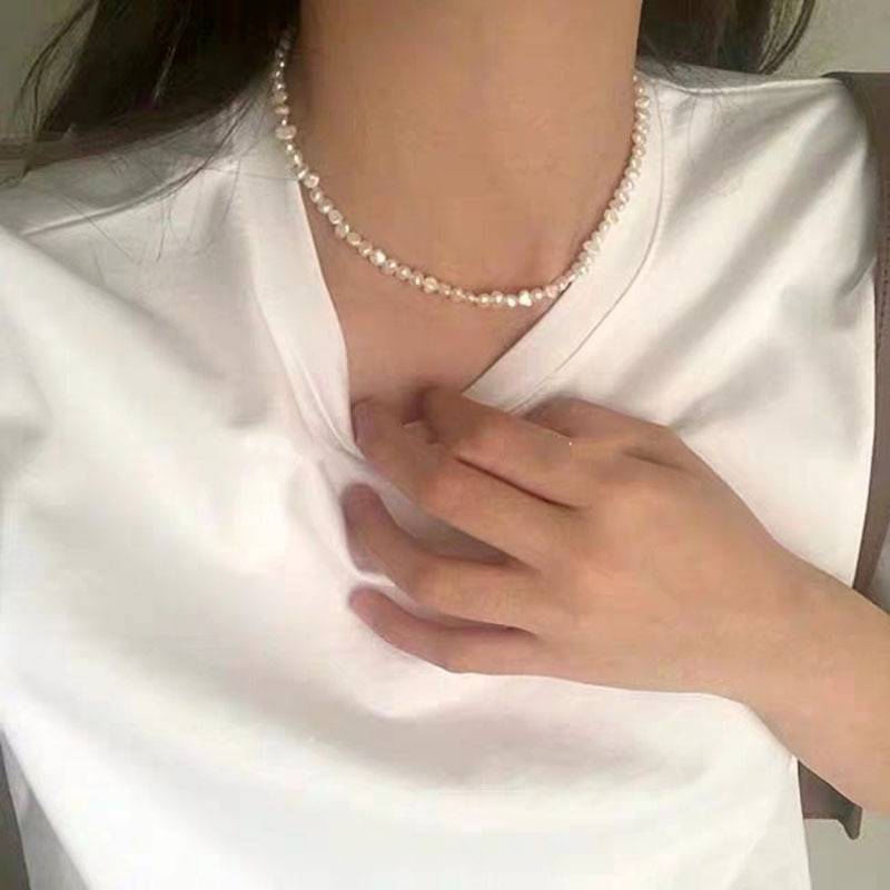 Baroque pearl choker necklace