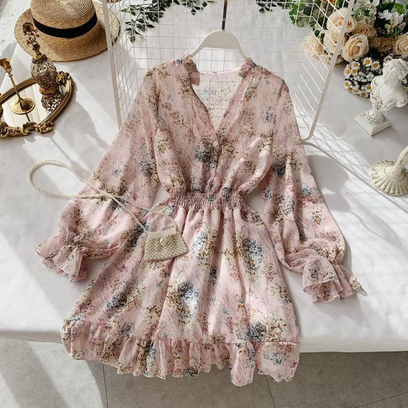 V-Neck Long-Sleeved Chiffon Floral Dress in Dresses