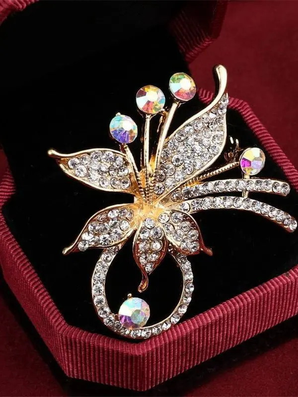 Vintage Gold Brooch Pins Crystals Pearl Flower Brooch Wedding Accessories - Wedding Accessories - Uniqistic.com
