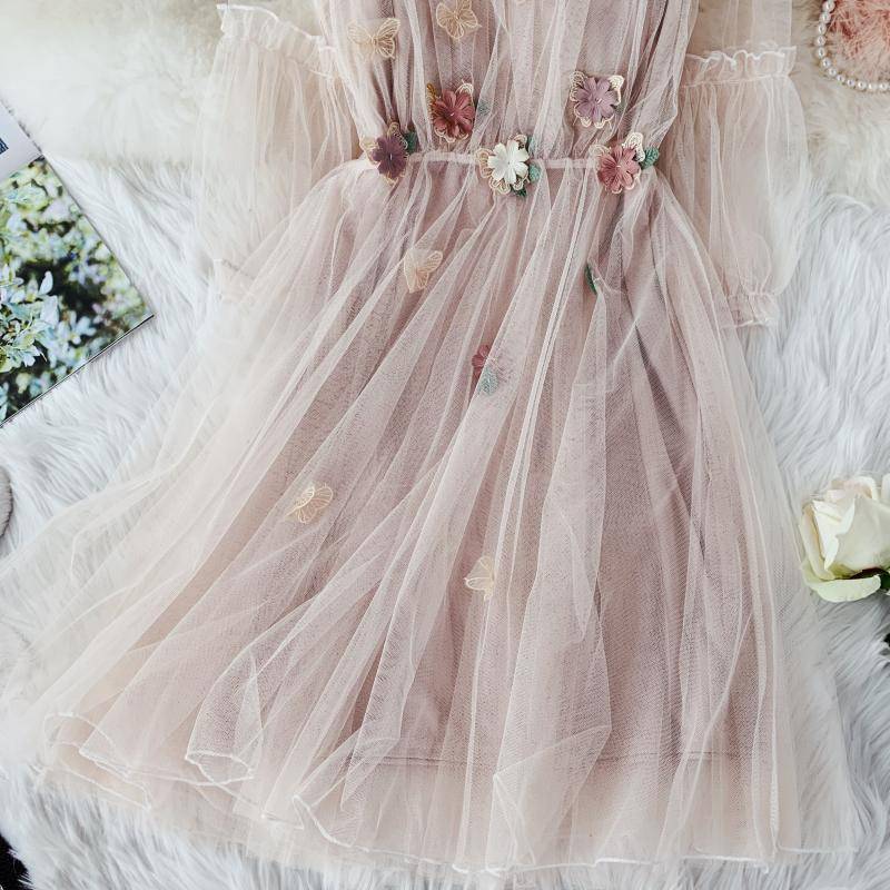 O-Neck Lantern Sleeve Gauze Fairy Puff Flower Appliques Mesh Princess Dress in Dresses