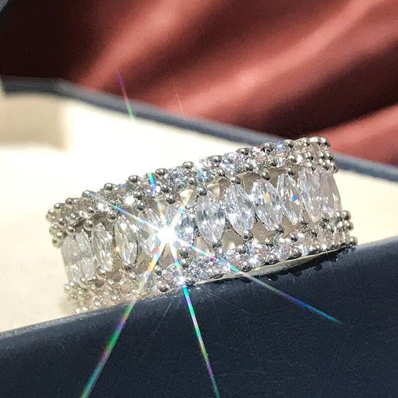 Luxury zirconia crystal wedding ring