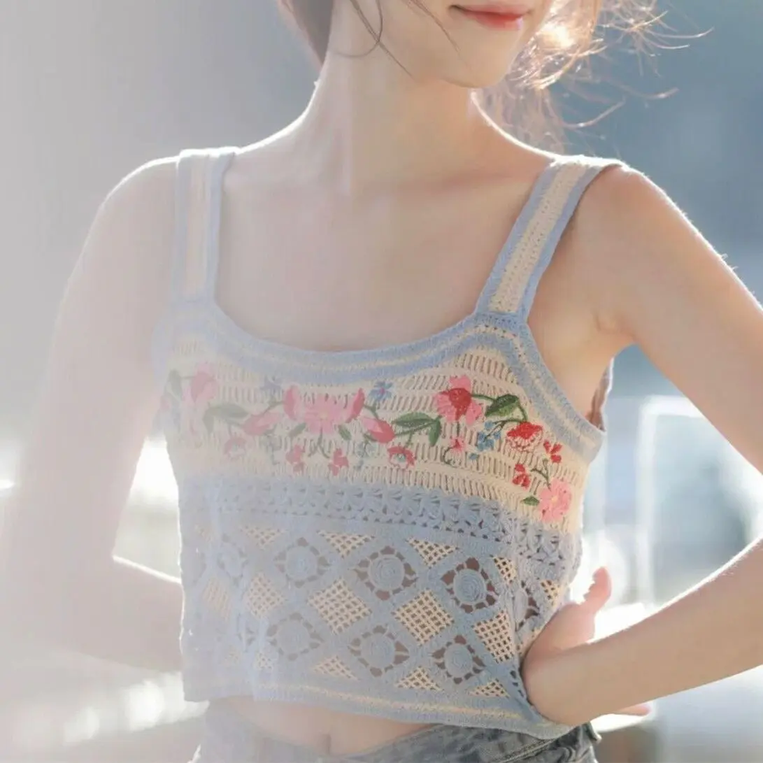 Floral Embroidery Sleeveless Buttons Front Crop Top in T-shirts & Tops