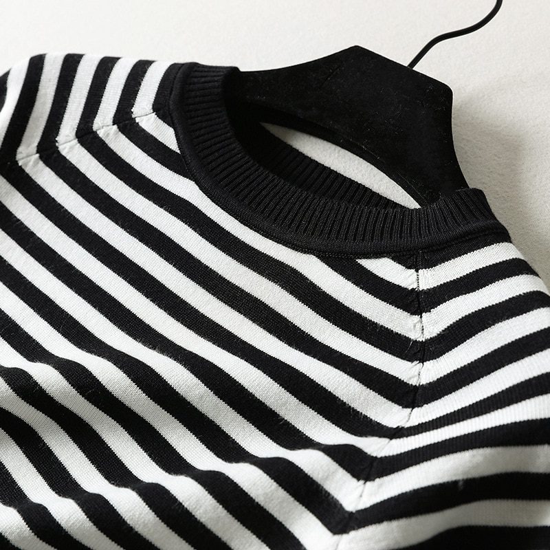 White Black Short Sleeve Striped O-Neck Pullover Sweater Top in Sweaters