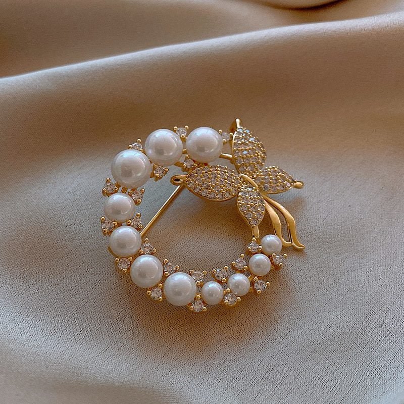 Elegant Butterfly Pearl Rhinestone Circle Baroque Brooch Wedding Gift in Wedding Accessories