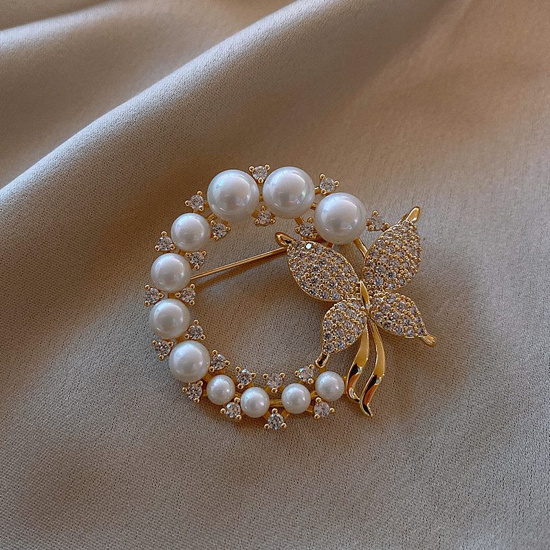 Elegant Butterfly Pearl Rhinestone Circle Baroque Brooch Wedding Gift in Wedding Accessories