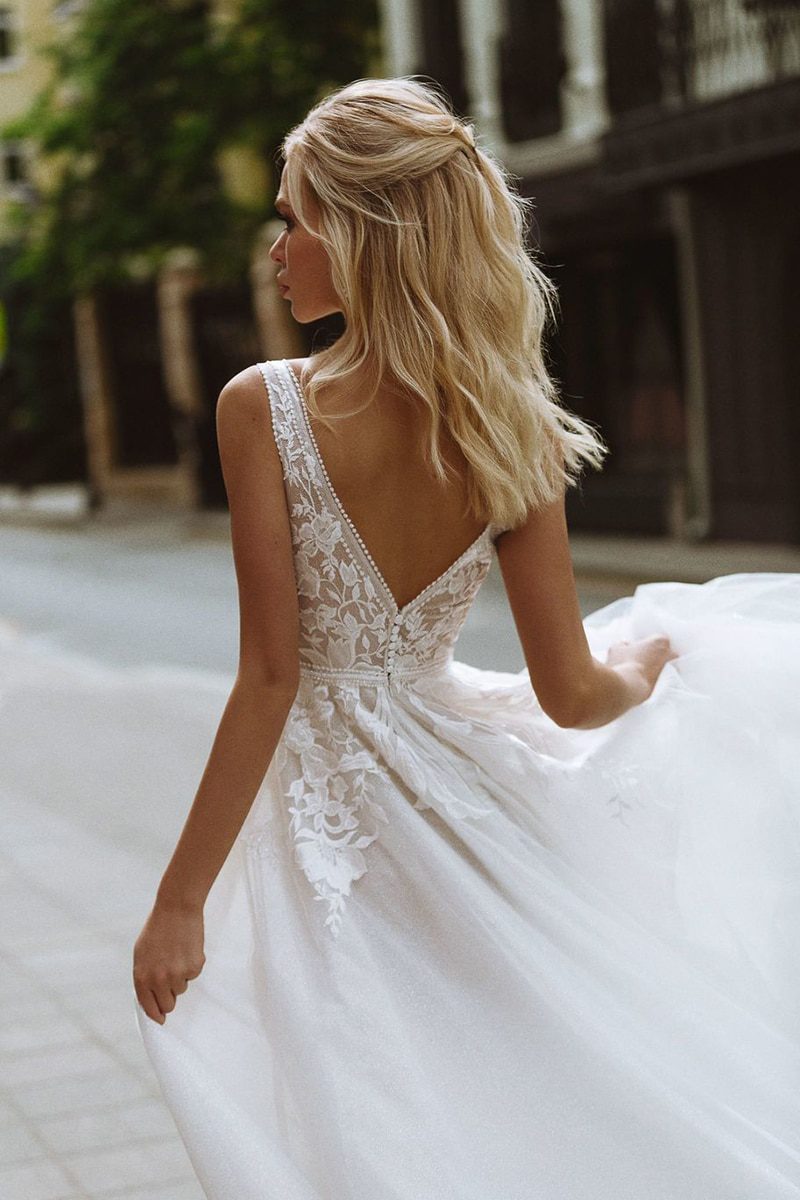 Deep V-Neck Appliques Lace Pearls Buttons Back A-Line Tulle Boho Beach Wedding Dress in Wedding dresses