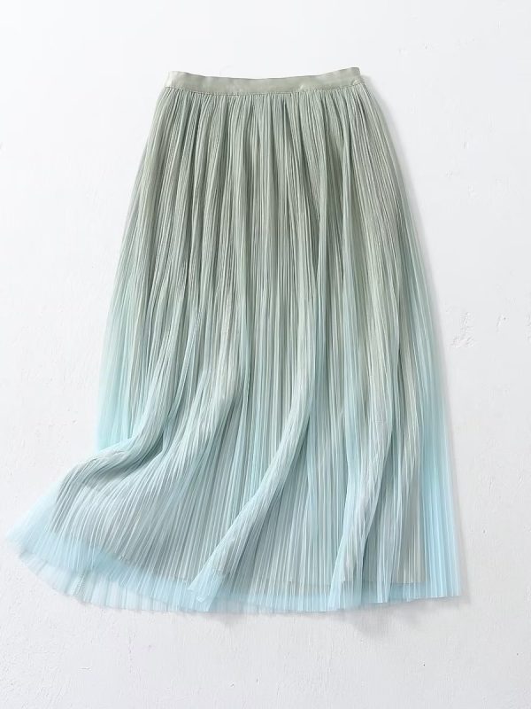 Elegant Graceful Gradient Color Pleated Skirt in Skirts