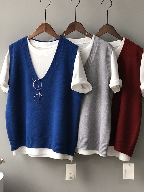 Knitted Spring Preppy V neck Loose Vest in Sweaters