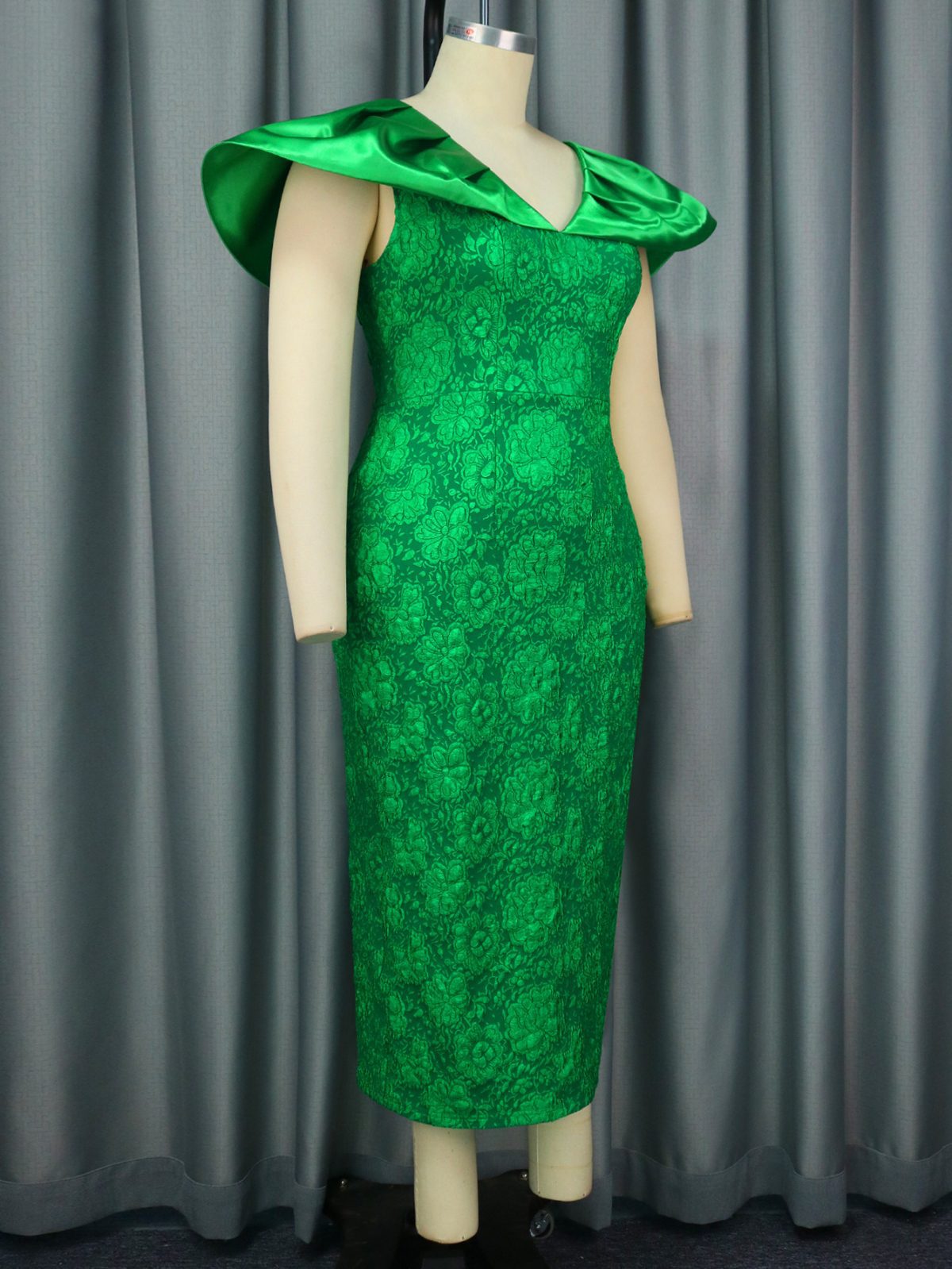 Elegant Cloak Sleeve Printing Dress in Evening Dresses