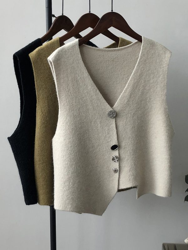 Retro Design Irregular Asymmetric Vest in Sweaters