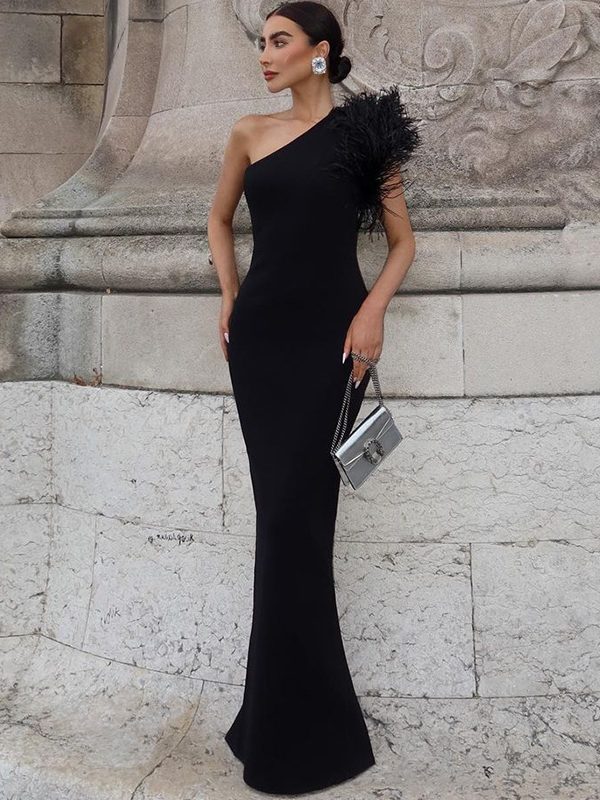 Solid Color Shoulder Stitching Feather Slim Slimming Long Evening Dress in Evening Dresses