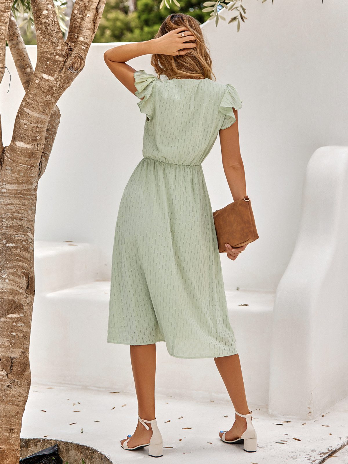 Solid Color V neck Waist Tight Fresh Air Dress in Dresses