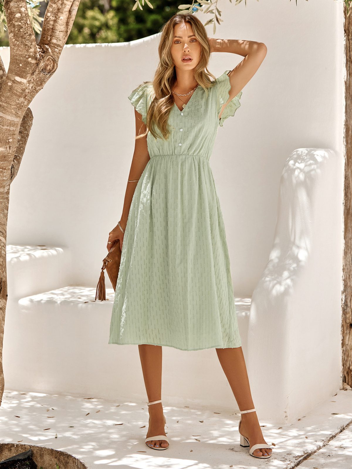 Solid Color V neck Waist Tight Fresh Air Dress in Dresses