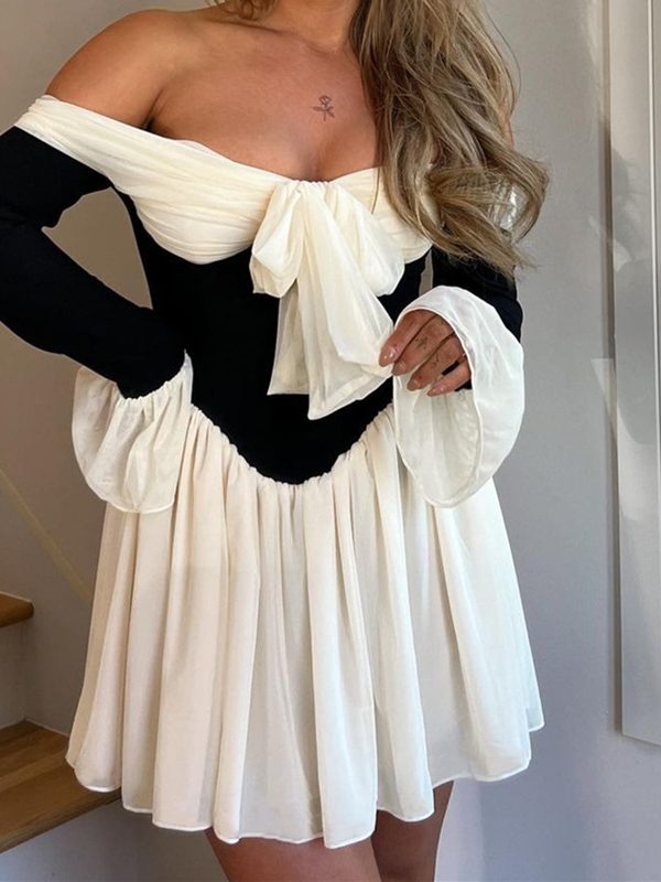 Sexy off Shoulder French Royal Waist Controlled Bell Sleeve Dress in Dresses