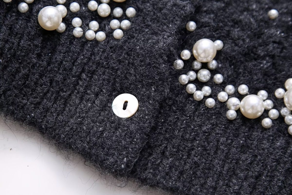 Decorated Pearls Knitted Sweater in Sweaters