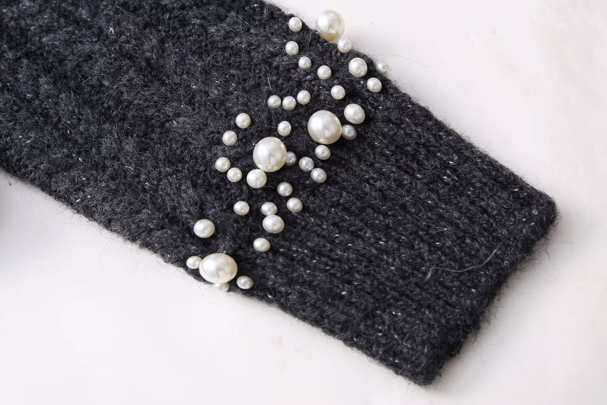 Decorated Pearls Knitted Sweater in Sweaters