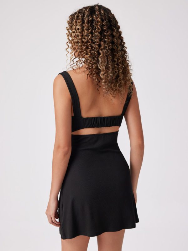 Sexy Backless Waist Trimming Slimming A Swing Dress in Dresses