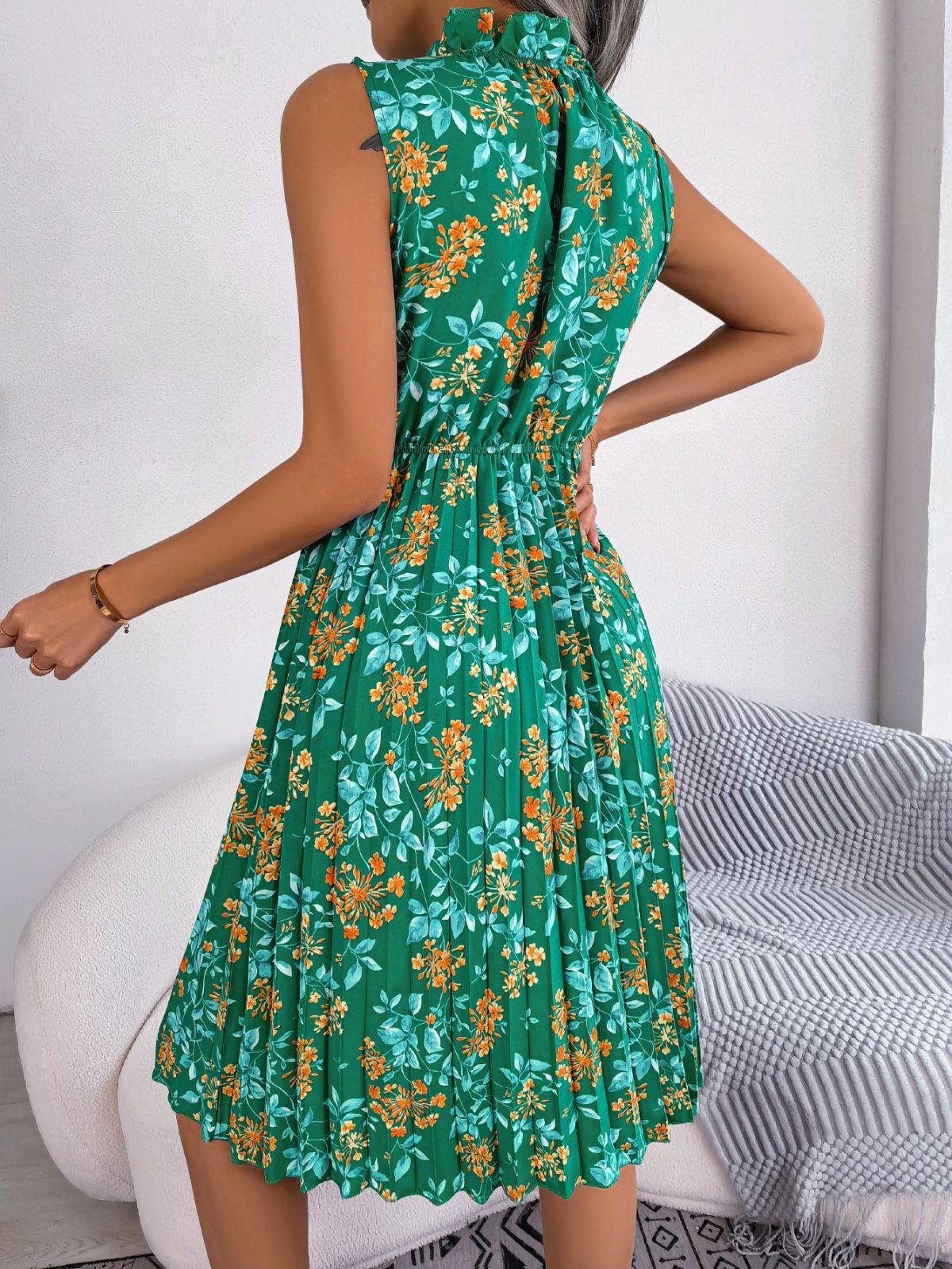 Elegant Floral Pleated Dress in Dresses